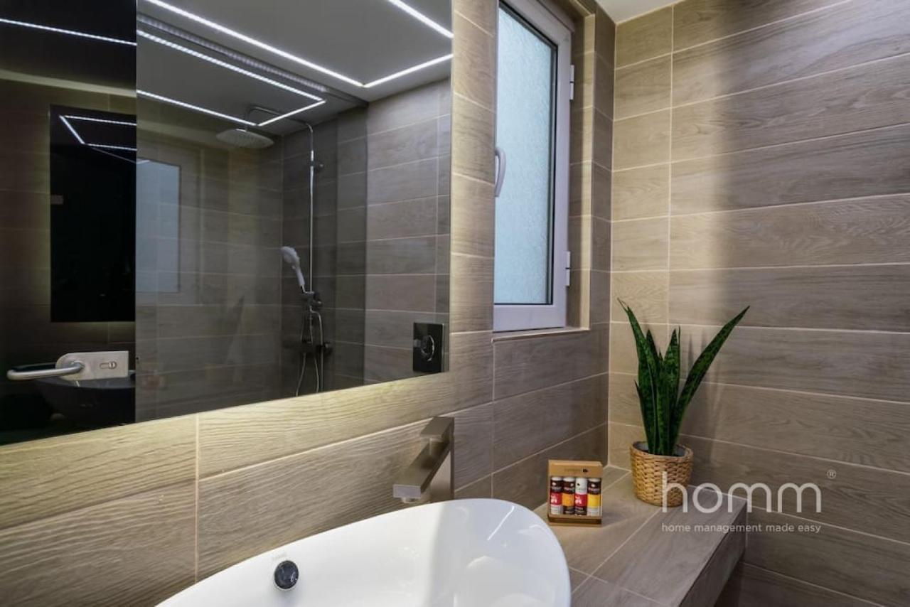 34Sqm Minimal Homm Apartment With Acropolis View เอเธนส์ ภายนอก รูปภาพ